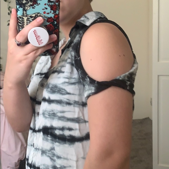 Collared button down - Picture 4 of 6